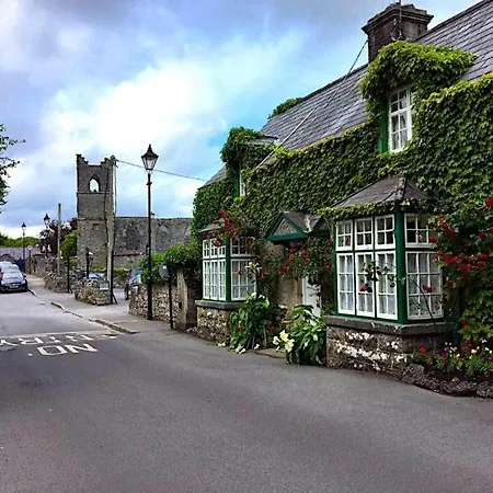 Bed & Breakfast Nymphsfield House Cong