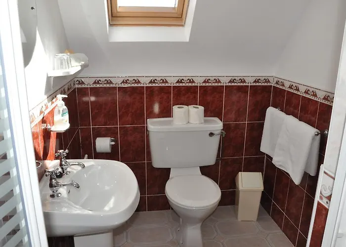 Nymphsfield House B&B 4*